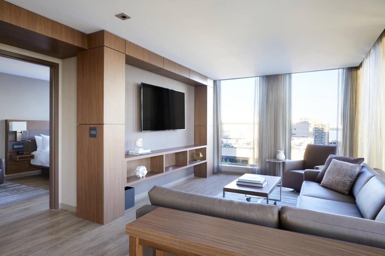 Ac Hotel By Marriott Madison Downtown מראה חיצוני תמונה