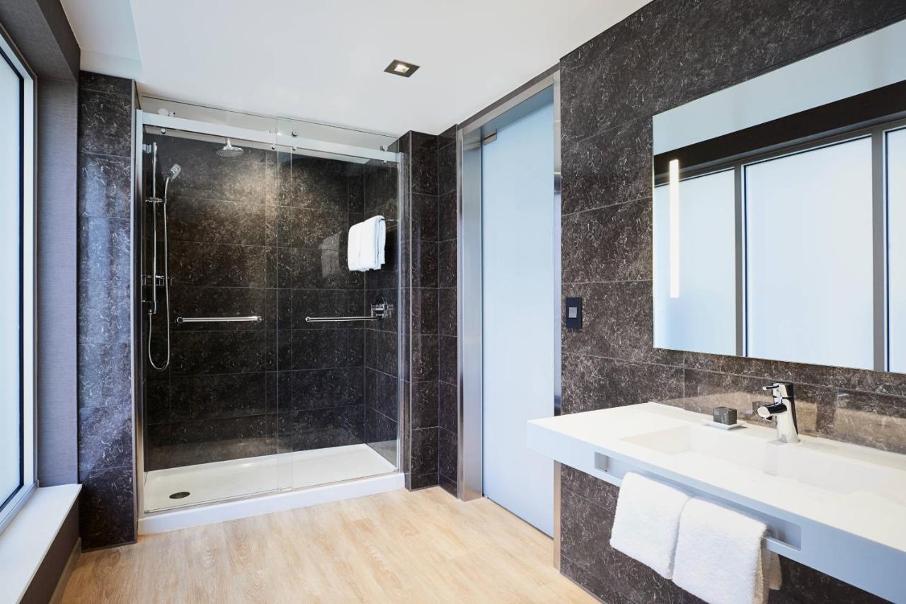 Ac Hotel By Marriott Madison Downtown מראה חיצוני תמונה