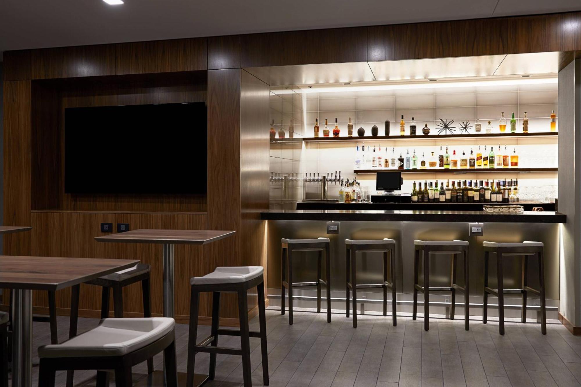 Ac Hotel By Marriott Madison Downtown מראה חיצוני תמונה