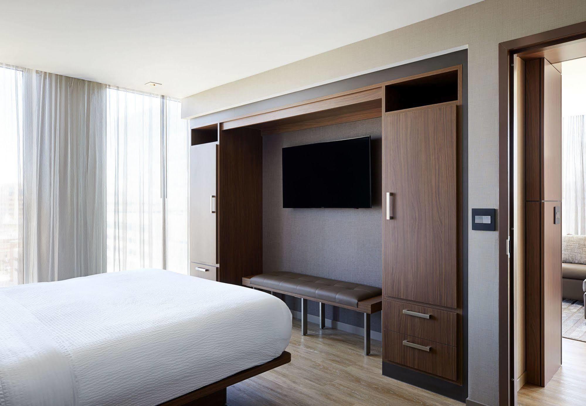 Ac Hotel By Marriott Madison Downtown מראה חיצוני תמונה